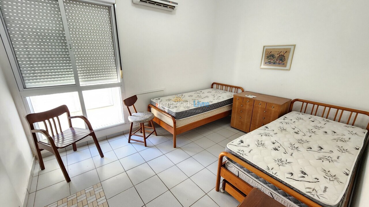 Apartamento para aluguel de temporada em Guarujá (Pitangueiras)