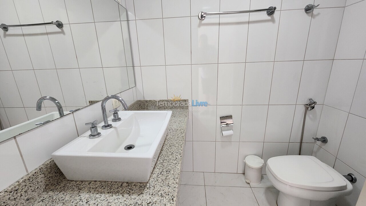 Apartamento para aluguel de temporada em Guarujá (Pitangueiras)