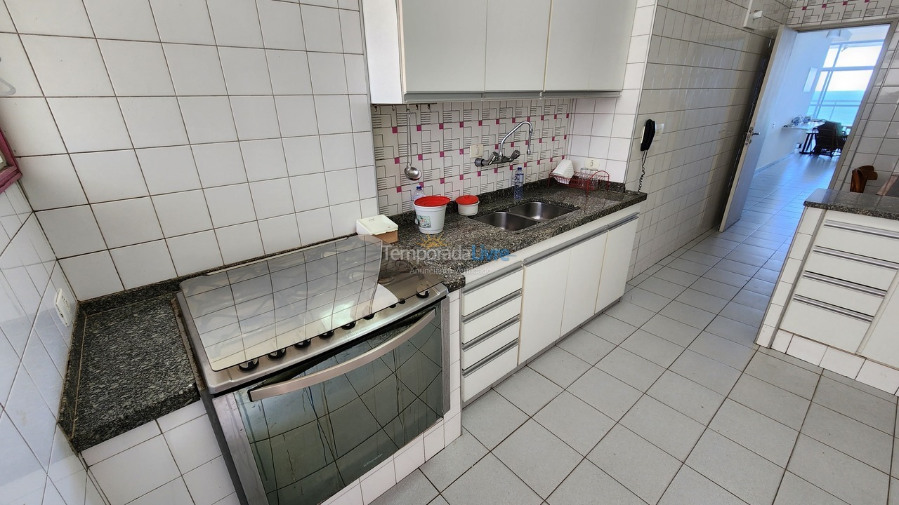 Apartamento para aluguel de temporada em Guarujá (Pitangueiras)