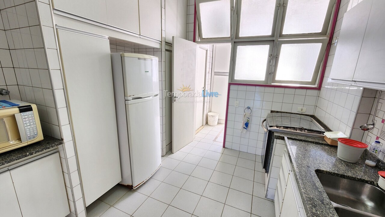 Apartamento para aluguel de temporada em Guarujá (Pitangueiras)