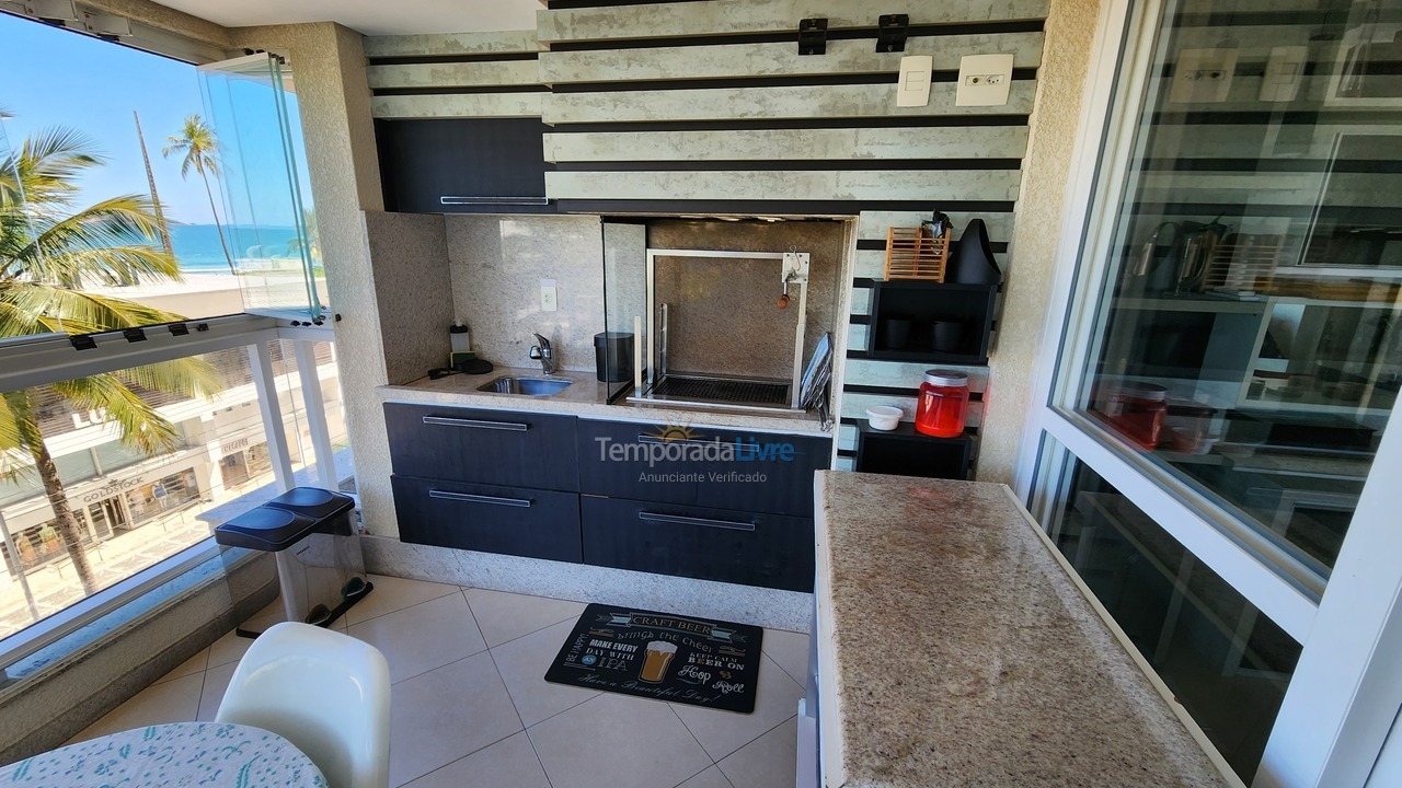 Apartamento para aluguel de temporada em Guarujá (Pitangueiras)