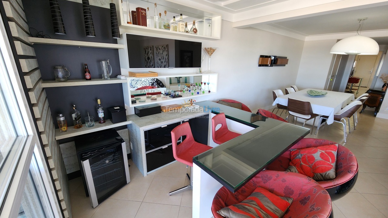 Apartamento para aluguel de temporada em Guarujá (Pitangueiras)