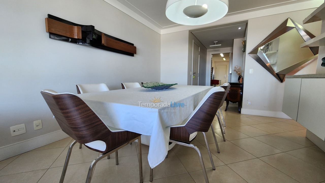 Apartamento para aluguel de temporada em Guarujá (Pitangueiras)