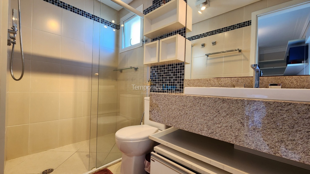 Apartamento para aluguel de temporada em Guarujá (Pitangueiras)