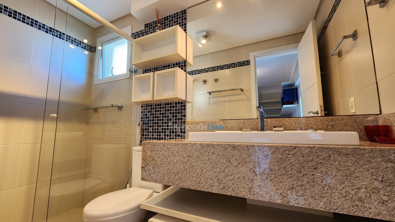 Apartamento para aluguel de temporada em Guarujá (Pitangueiras)