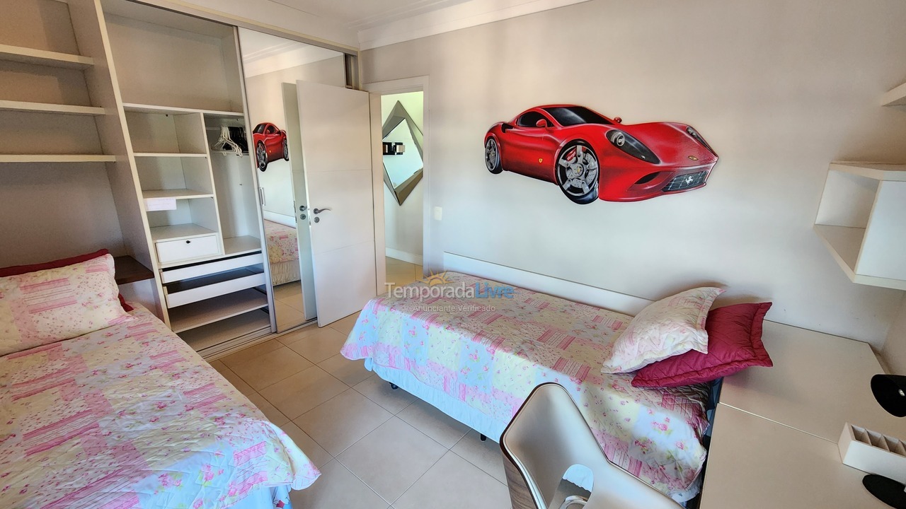 Apartamento para aluguel de temporada em Guarujá (Pitangueiras)