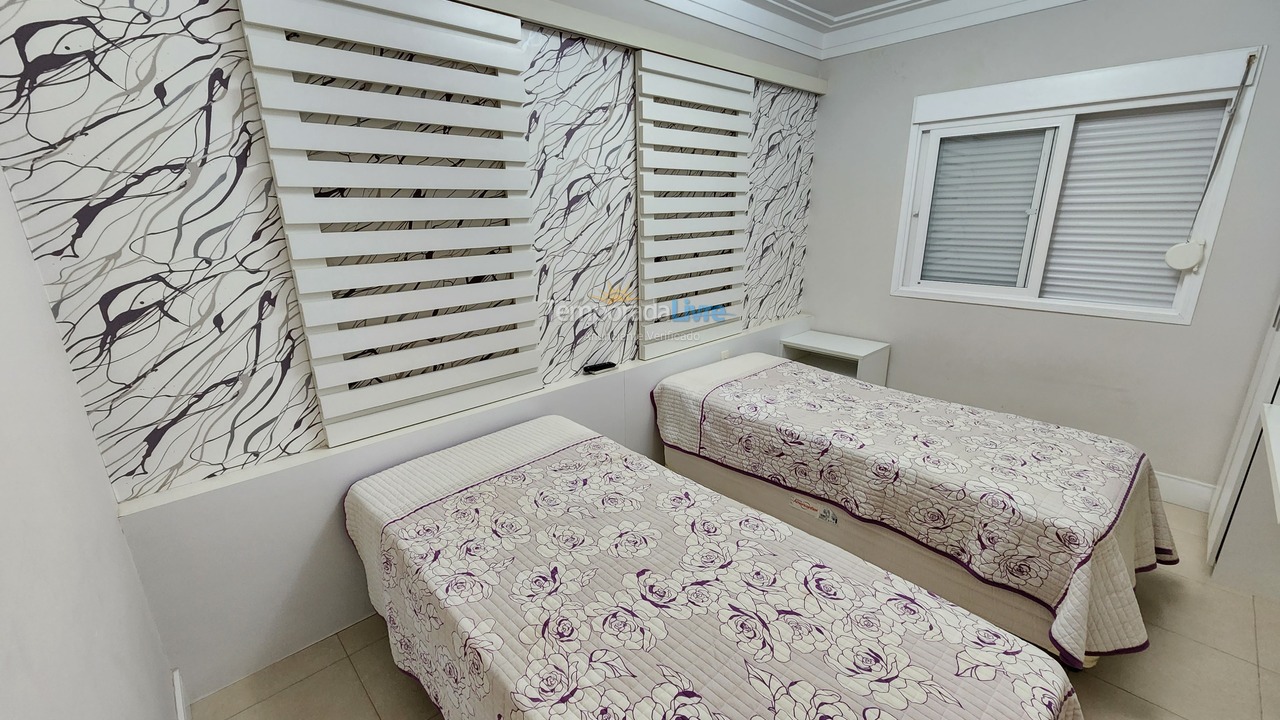 Apartamento para aluguel de temporada em Guarujá (Pitangueiras)