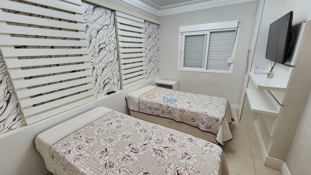 Apartamento para aluguel de temporada em Guarujá (Pitangueiras)