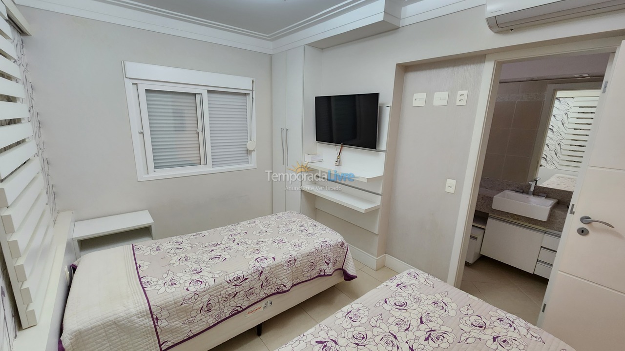 Apartamento para aluguel de temporada em Guarujá (Pitangueiras)