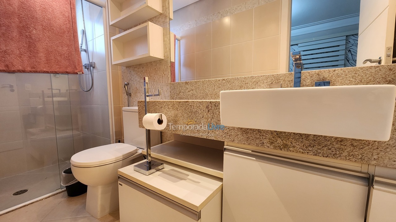 Apartamento para aluguel de temporada em Guarujá (Pitangueiras)