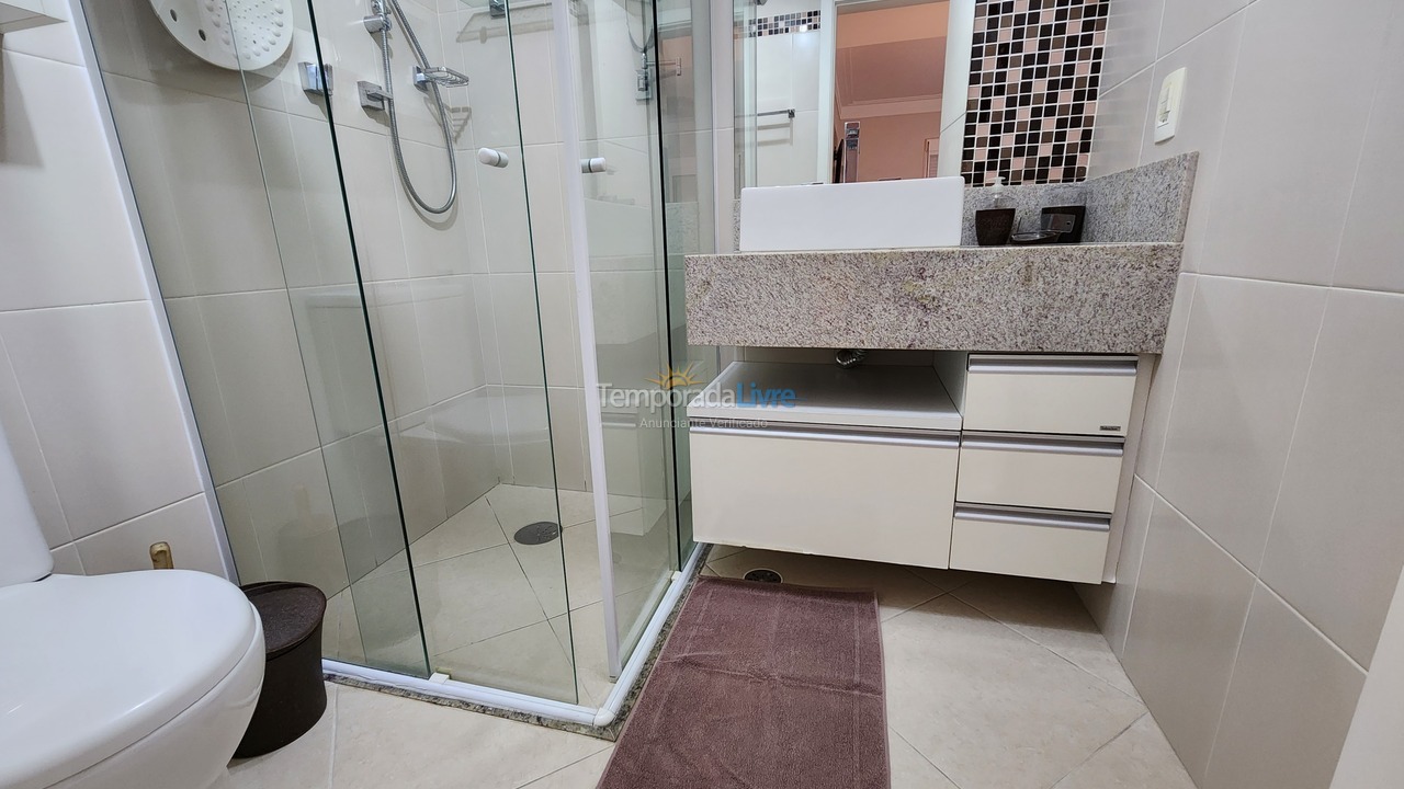 Apartamento para aluguel de temporada em Guarujá (Pitangueiras)