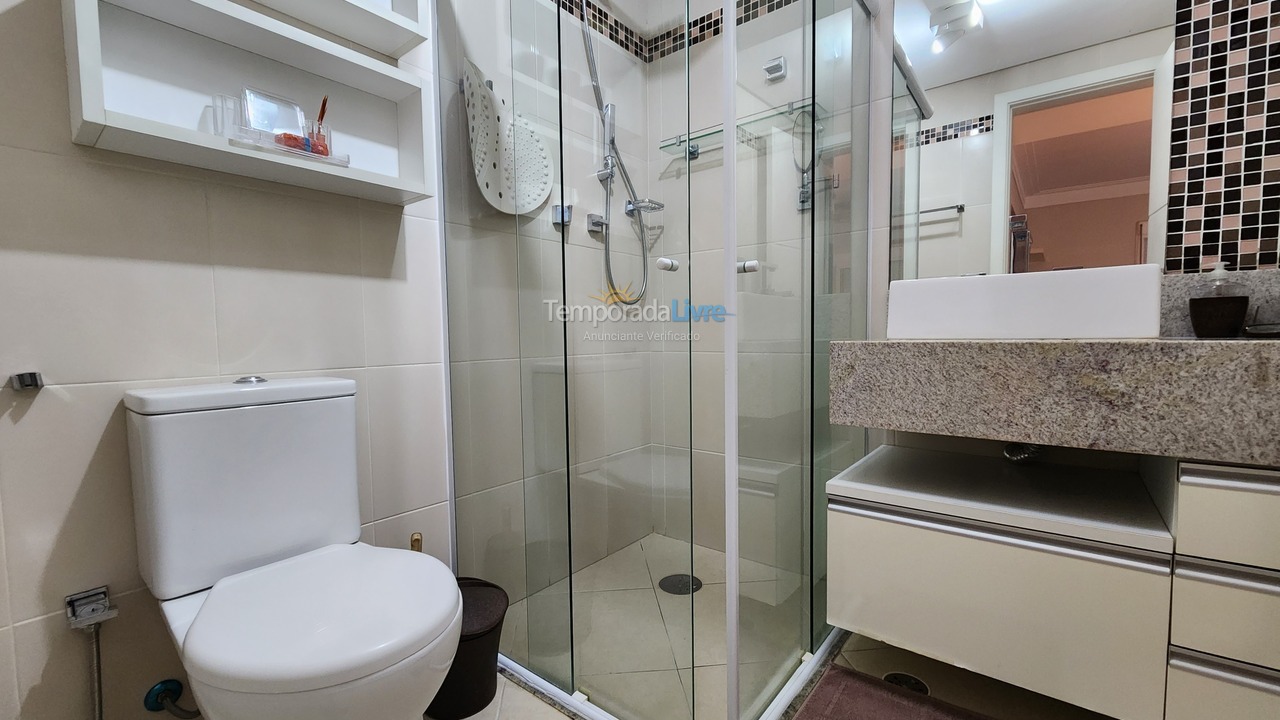 Apartamento para aluguel de temporada em Guarujá (Pitangueiras)