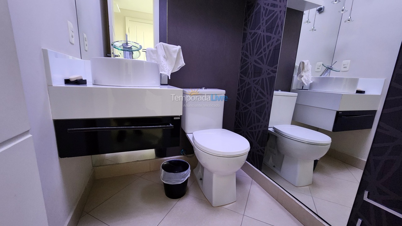 Apartamento para aluguel de temporada em Guarujá (Pitangueiras)