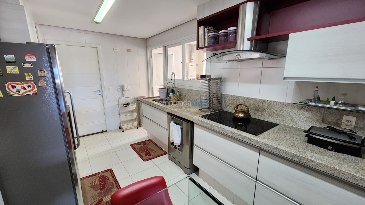 Apartamento para aluguel de temporada em Guarujá (Pitangueiras)
