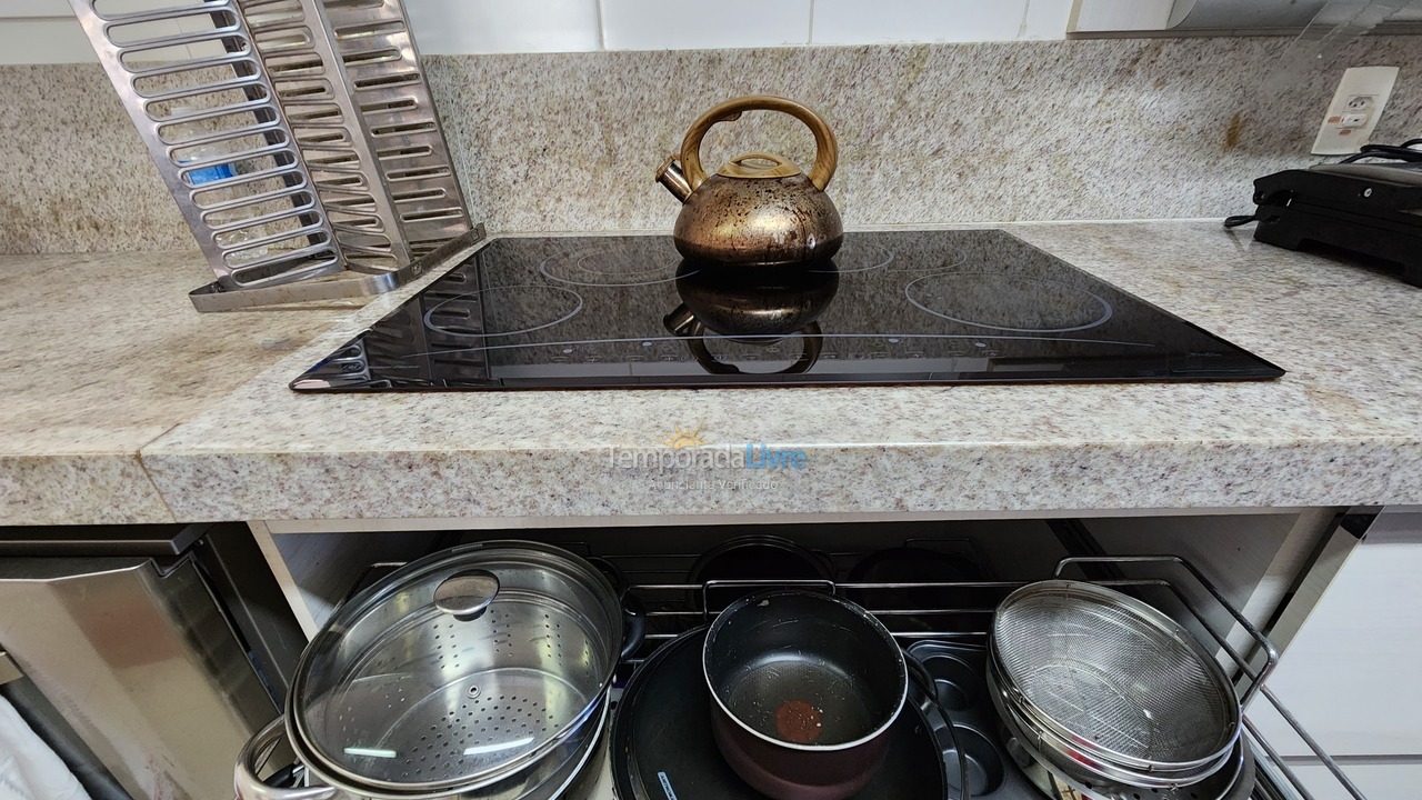 Apartamento para aluguel de temporada em Guarujá (Pitangueiras)