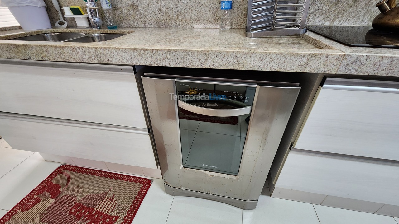 Apartamento para aluguel de temporada em Guarujá (Pitangueiras)