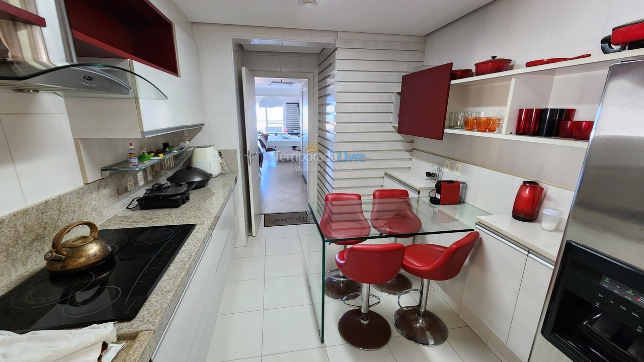 Apartamento para aluguel de temporada em Guarujá (Pitangueiras)