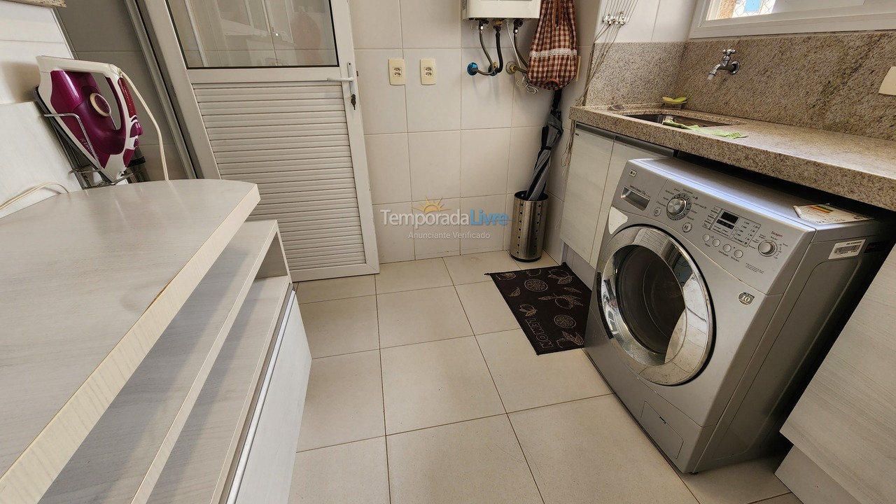 Apartamento para aluguel de temporada em Guarujá (Pitangueiras)