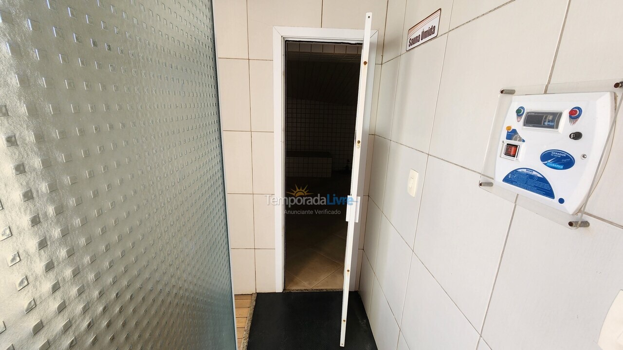 Apartamento para aluguel de temporada em Guarujá (Pitangueiras)