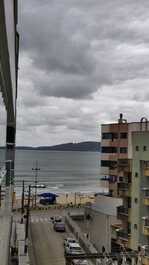 EXCELENTE 3 SUÍTES A 100m DA PRAIA