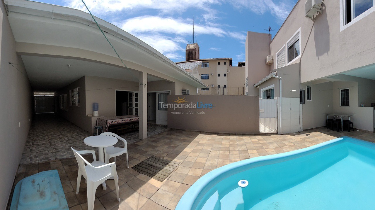 Casa para aluguel de temporada em Florianopolis (Canasvieiras)