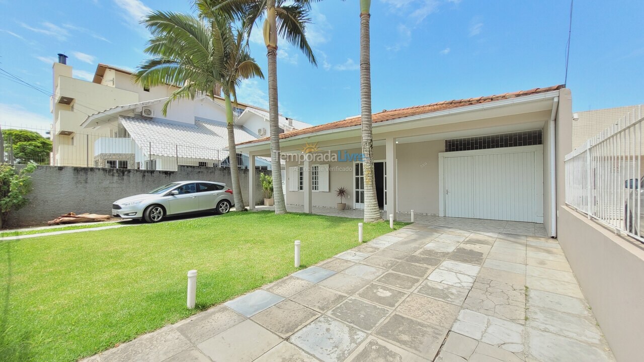 Casa para aluguel de temporada em Florianopolis (Canasvieiras)