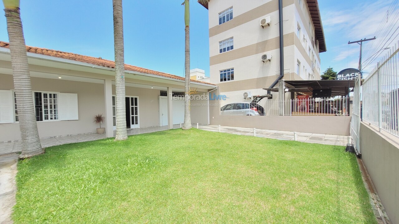 Casa para aluguel de temporada em Florianopolis (Canasvieiras)