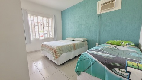 LINDA CASA - PISCINA - REGIÃO CENTRAL DE CANAVIEIRAS - PERTO DA PRAIA