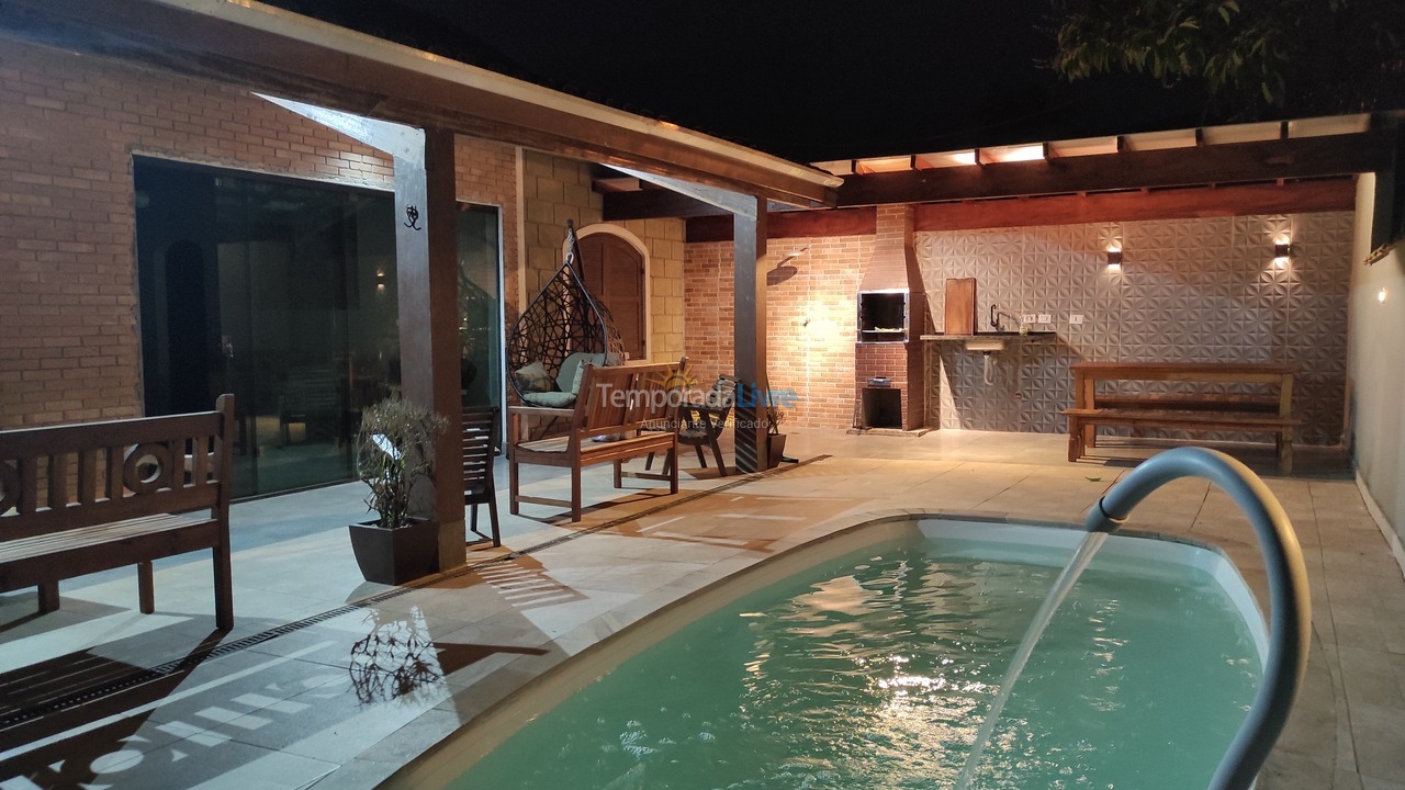 Casa para alquiler de vacaciones em Ubatuba (Jardim Samambaia)