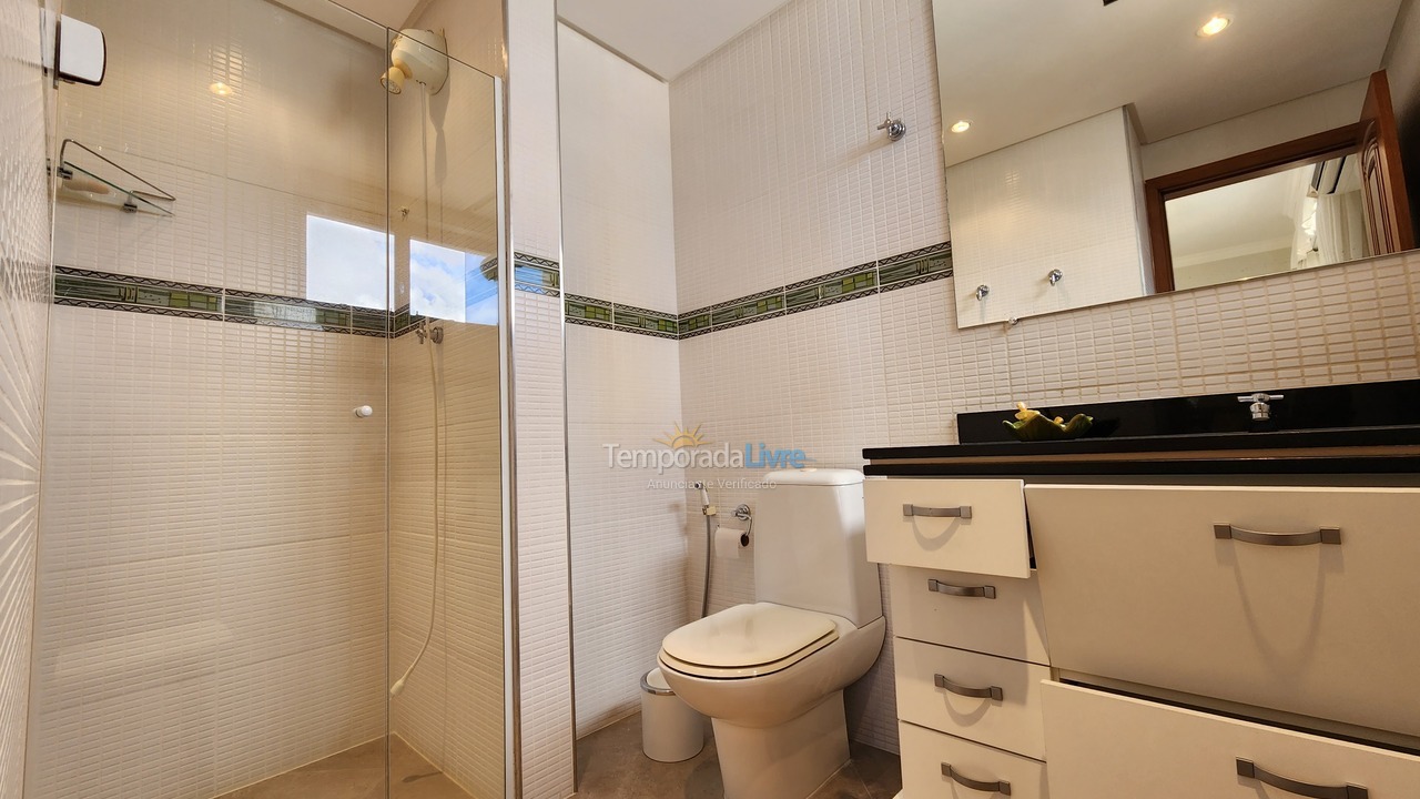 Apartamento para alquiler de vacaciones em Guarujá (Pitangueiras)