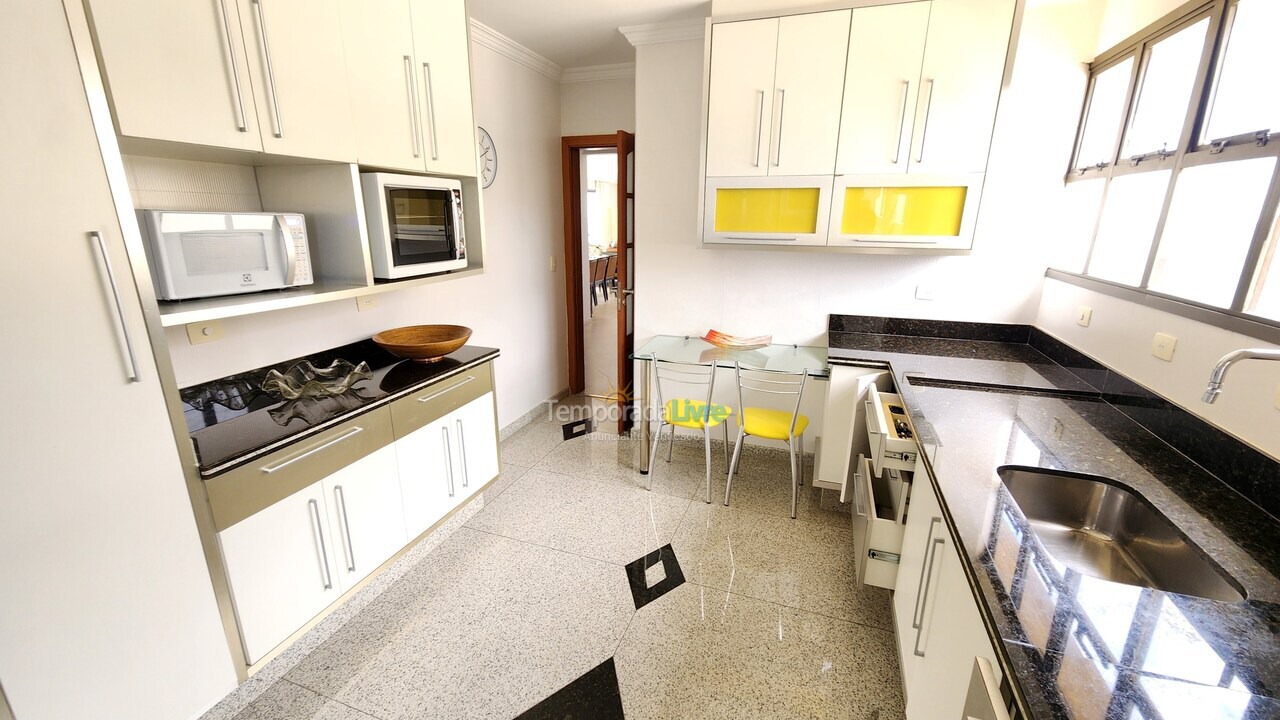 Apartamento para alquiler de vacaciones em Guarujá (Pitangueiras)