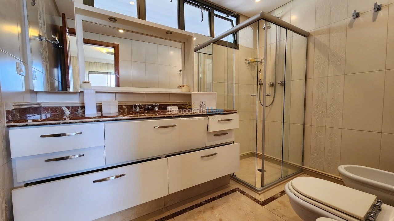 Apartamento para alquiler de vacaciones em Guarujá (Pitangueiras)