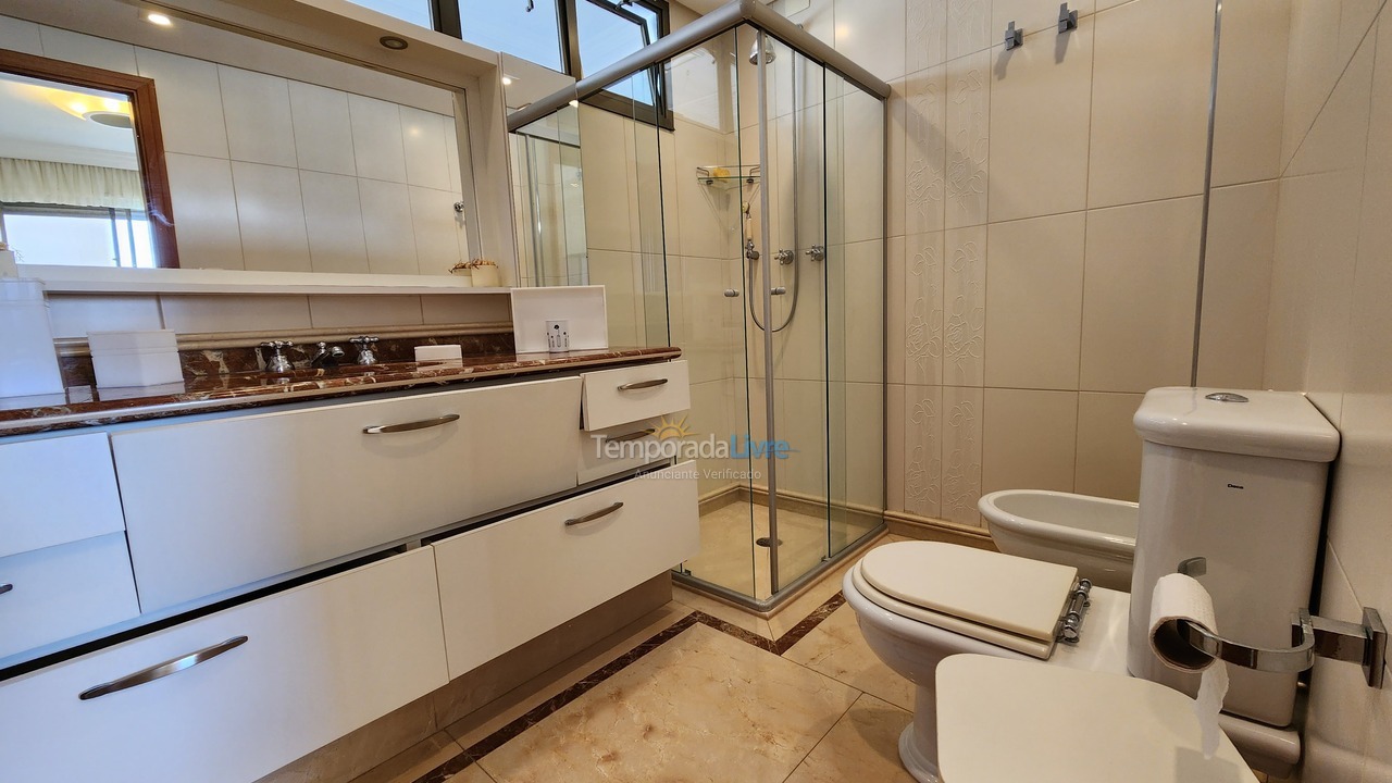 Apartamento para alquiler de vacaciones em Guarujá (Pitangueiras)