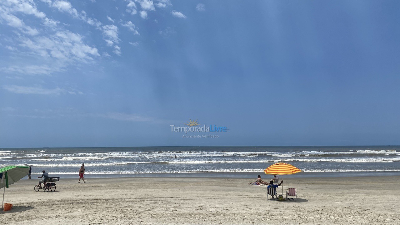 Apartment for vacation rental in Mongaguá (Centro)