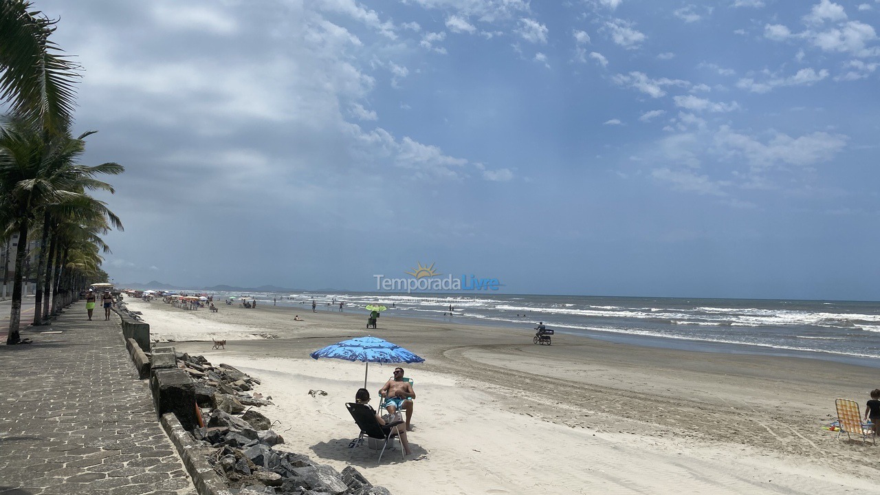 Apartment for vacation rental in Mongaguá (Centro)