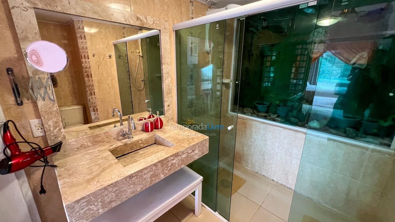 Casa para aluguel de temporada em São Sebastião (Barra do Sahy)