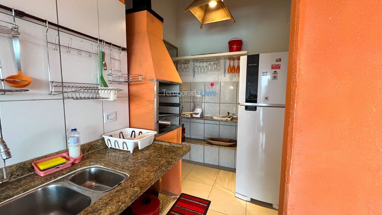 Casa para aluguel de temporada em São Sebastião (Barra do Sahy)