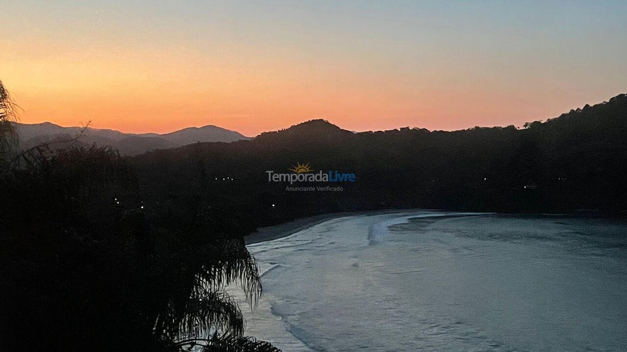 Casa para aluguel de temporada em São Sebastião (Barra do Sahy)