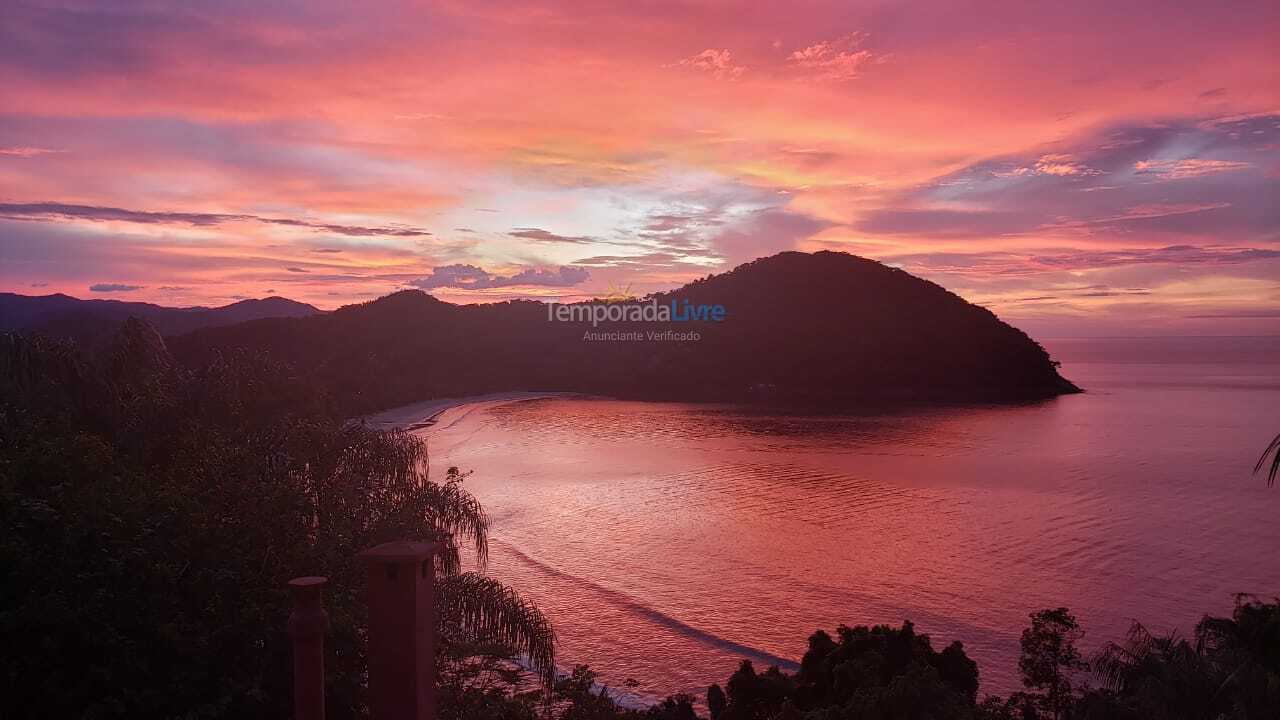Casa para aluguel de temporada em São Sebastião (Barra do Sahy)