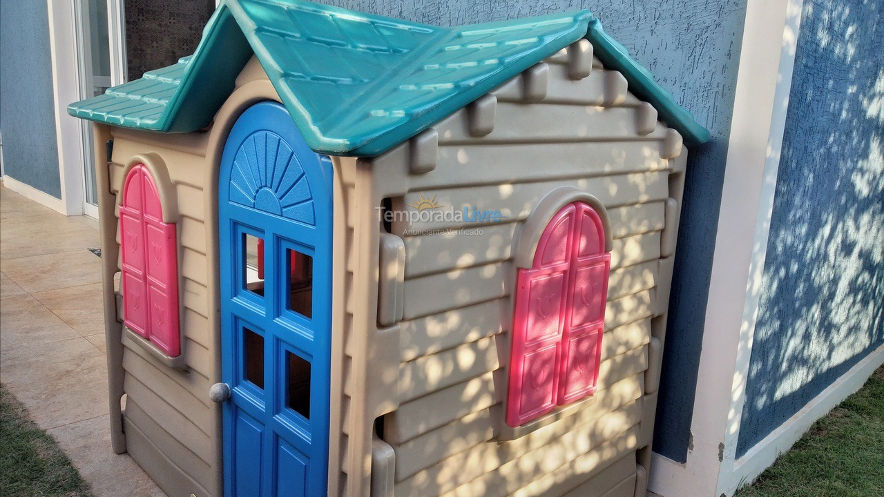 Casa para alquiler de vacaciones em Paranapanema (Riviera de Santa Cristina Xiii)