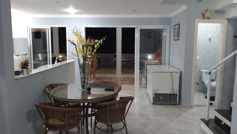 Comfortable house in a condominium with complete security, air-conditioned rooms