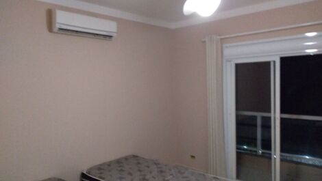 Quarto espaçoso e climatizado