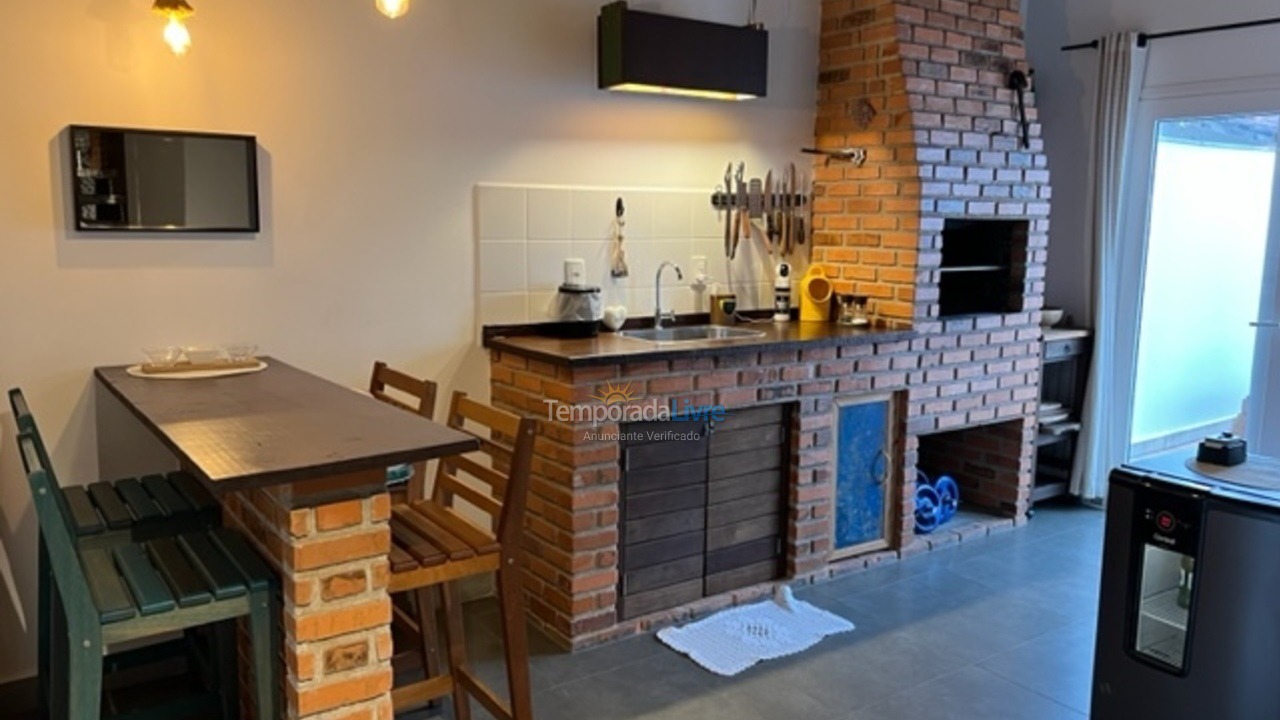 Casa para aluguel de temporada em São Francisco do Sul (Prainha)