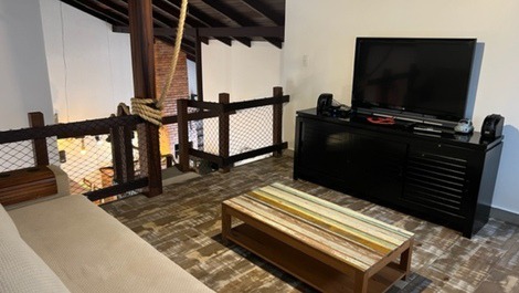 Linda casa com 1 suite mais 2 quartos com AC, WI-FI, 100m da Prainha