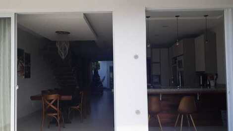Beautiful Townhouse with 1 suite with AC, 4 more bedrooms, WI-FI, 120m sea