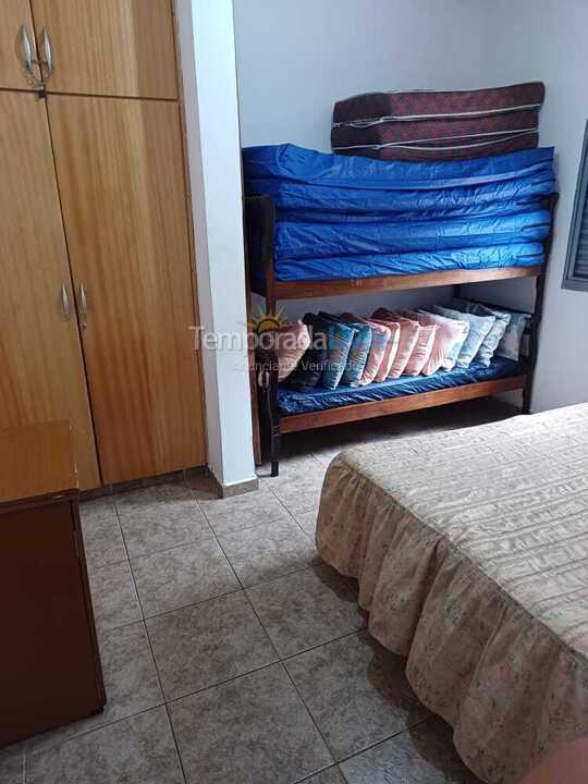 Casa para aluguel de temporada em Praia Grande (Praia do Caiçara)