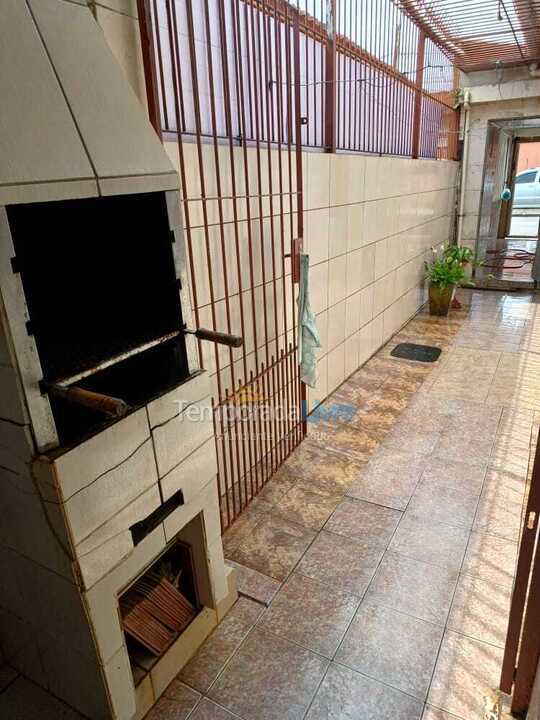 Casa para aluguel de temporada em Praia Grande (Praia do Caiçara)