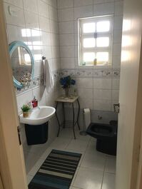 Bonito adosado con piscina y barbacoa.