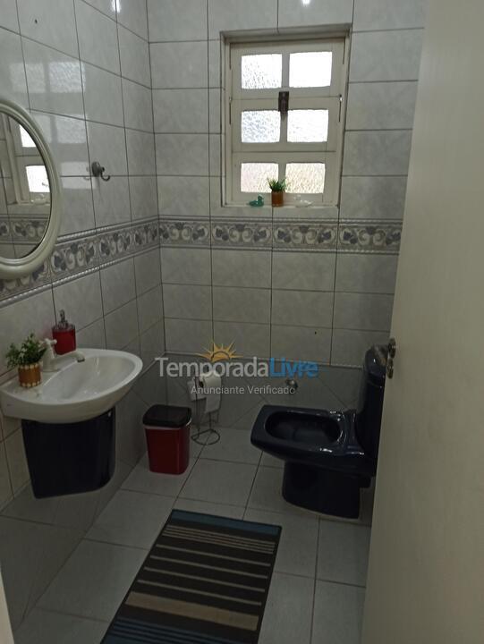 Casa para alquiler de vacaciones em Peruíbe (Park daville)