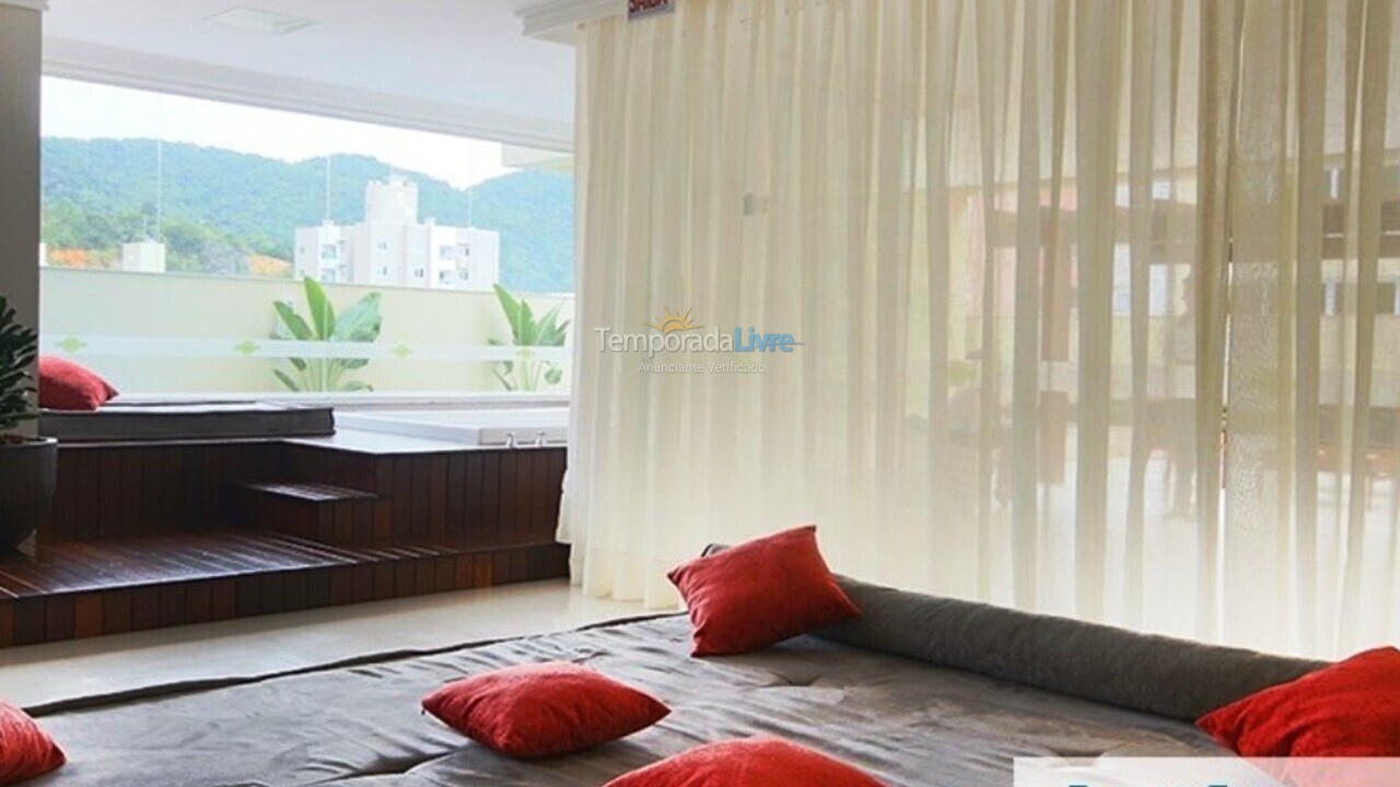 Apartamento para aluguel de temporada em Balneário Camboriú (Nações)